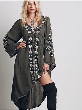 R. Vivimos Embroidered Bohemian Bell Sleeve High Low Dress Womens Size Medium